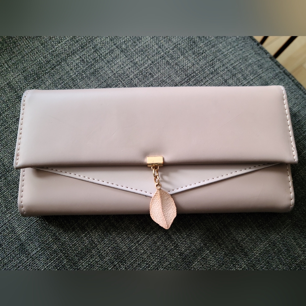 Elegant Light Pink Women's Wallet